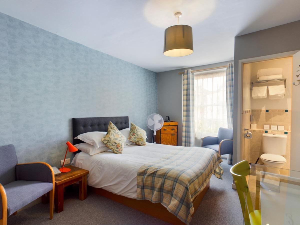 The Oak House Hotell Axbridge Exteriör bild A bedroom at the hotel